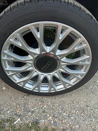Cerchi in lega 16 con gomme Fiat 500