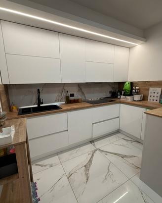 Cucina Sima compresa di elettrodomestici