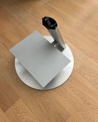 Lorwe Floor Stand