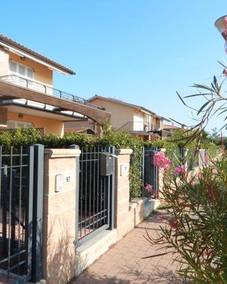 Casa Olmaia 97G Trilocale con terrazza e giardino