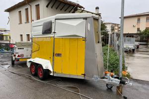 Trailer cavalli Turatello America