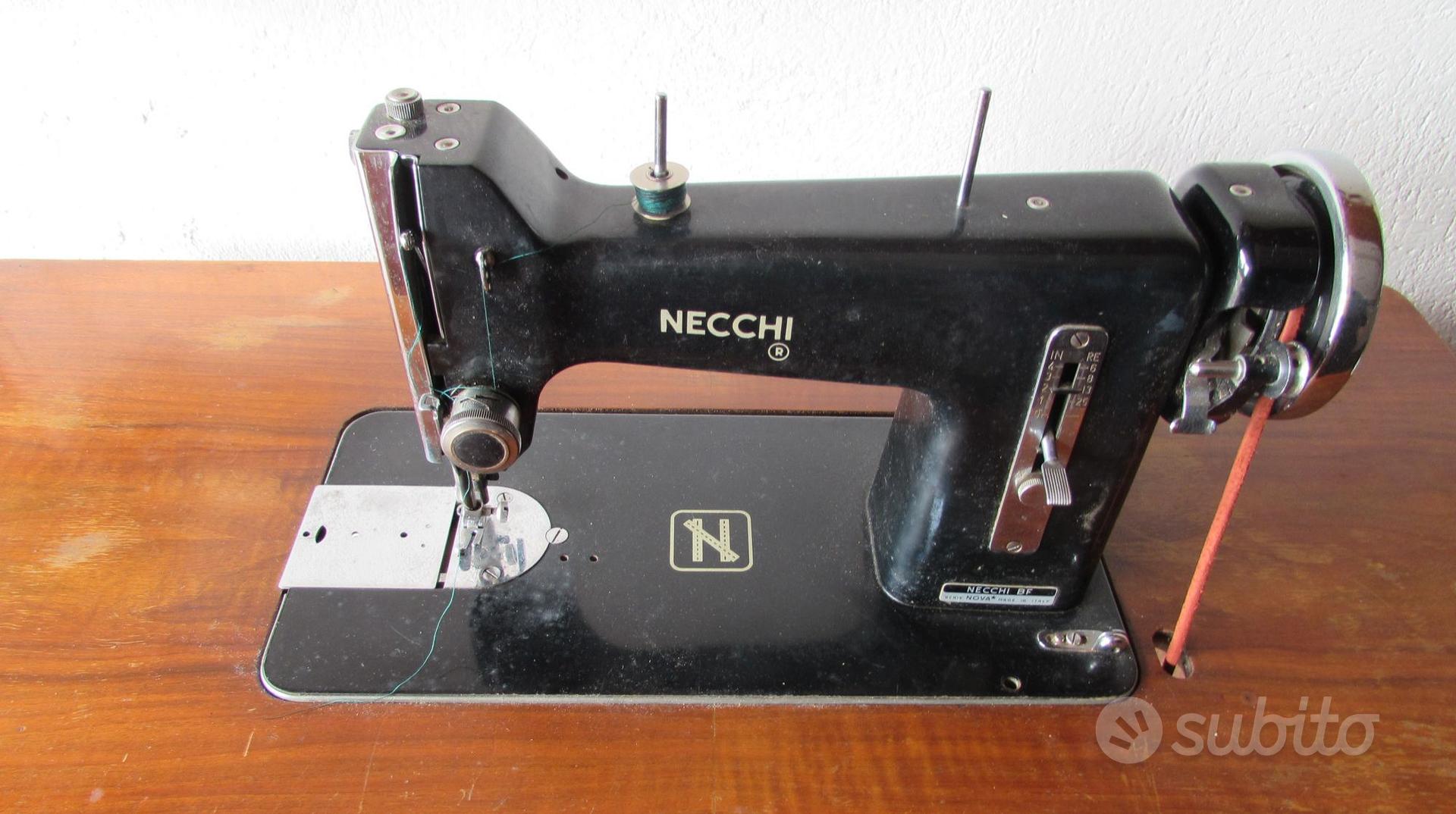 Macchina da cucire NECCHI mod 75 con mobile - Annunci Bergamo