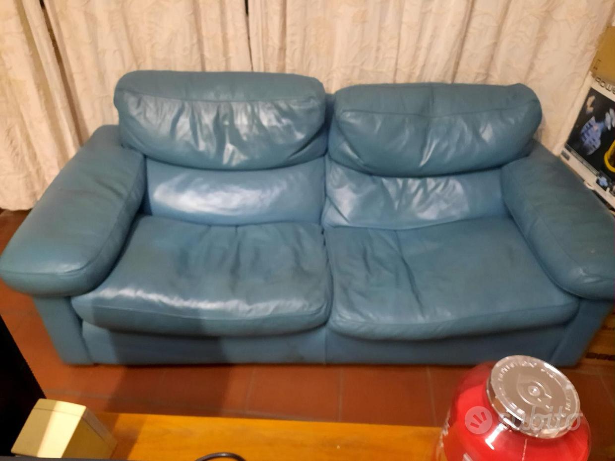 Vintage Armchairs Poltrona Frau Pair Of Poltrona Frau 