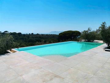 Appartamento in villa con piscina a teracina