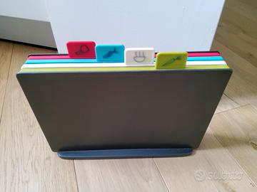 set di taglieri Joseph Joseph 