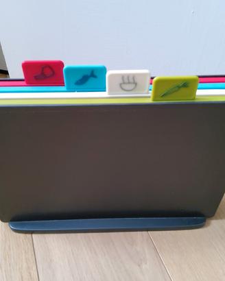 set di taglieri Joseph Joseph 