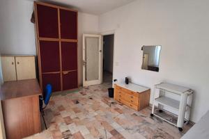 Stanza in appartamento luminoso