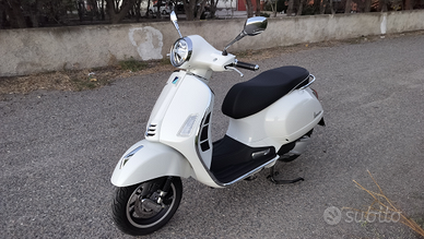 Vespa GTS 300 hpe Super tech 2024