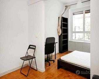 Stanza in appartamento di 127 m² a Milano