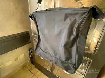 borsa porta abiti da viaggio