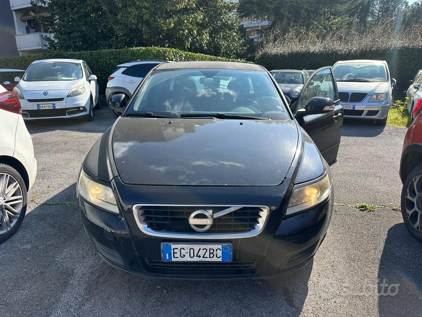 Volvo V50 2011 photo 2