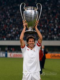 Fotografia Baresi alza la Coppa dei campioni 1990
