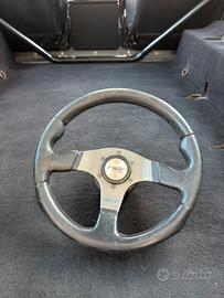 Volante Momo