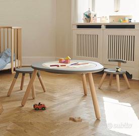 Stokke mutable tortora tavolino per bambini.