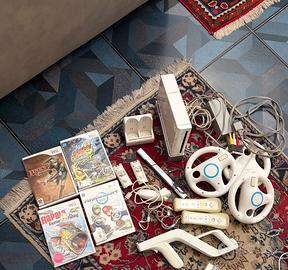 Nintendo Wii bianca+2volanti+Pistola+2controller