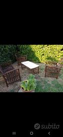 panchina e sedie da giardino in legno pregiato