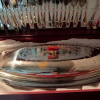 Posate e vassoio da pesce