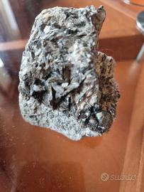 Titolo granitogneiss con biotite mica nera 7x5 cm
