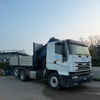 Iveco eurostar 3assi con gru
