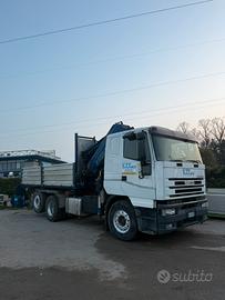 Iveco eurostar 3assi con gru