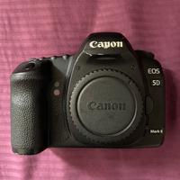 Canon 5D Mark II Full frame + batterie e schede