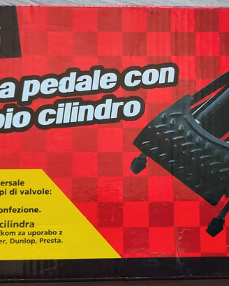 Pompa a doppio pistone