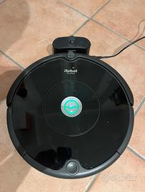 Robot aspirapolvere iRobot Roomba 606 Usato