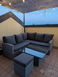 salotto da esterno (divanetti e tavolo)