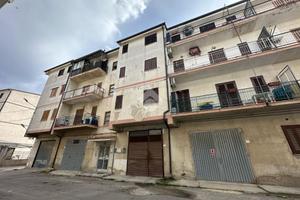 3 LOCALI A VILLAPIANA