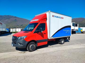 Mercedes-Benz Sprinter con sponda