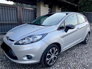 Ford Fiesta 1.2 5 porte Titanium *NEOPATENTATI*