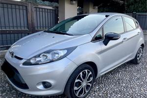 Ford Fiesta 1.2 5 porte Titanium *NEOPATENTATI*