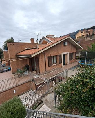 Villa a rocca ideale per 2 famiglie