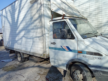 Iveco 35/12 interculer con sponda idraulica