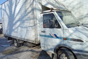 Iveco 35/12 interculer con sponda idraulica