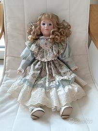 bambola grande in ceramica