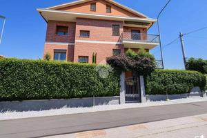 BIFAMILIARE A LA LOGGIA