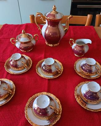 Servizio da caffè in porcellana decorata
