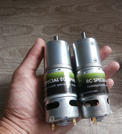 Motoriduttori epicicloidali per modello escavatore