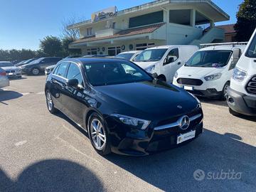 MERCEDES-BENZ A 180 d Automatic Business Extra N