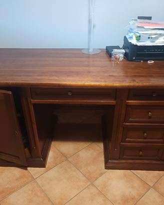 scrivania in legno