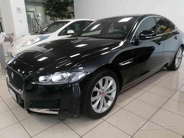 JAGUAR XF 2.0 D 180 CV aut. Prestige GUARDA IL V