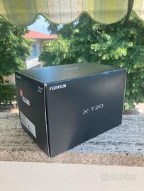 Scatola fujifilm xt20 completa