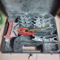 Piegatubi a cricchetto