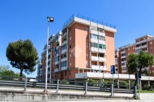 2 LOCALI A FERMO