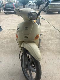 Piaggio Liberty 50 2T pronto all’uso.