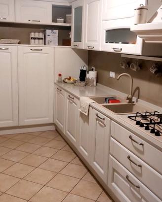 Cucina più parete attrezzata