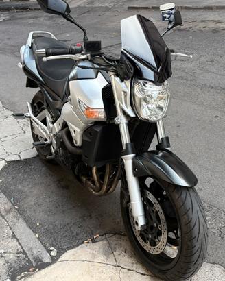 Suzuki gsr 600 37.000 km 1900 euro