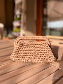 Clutch bag all’uncinetto