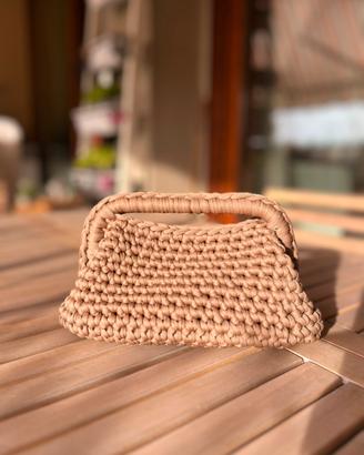 Clutch bag all’uncinetto
